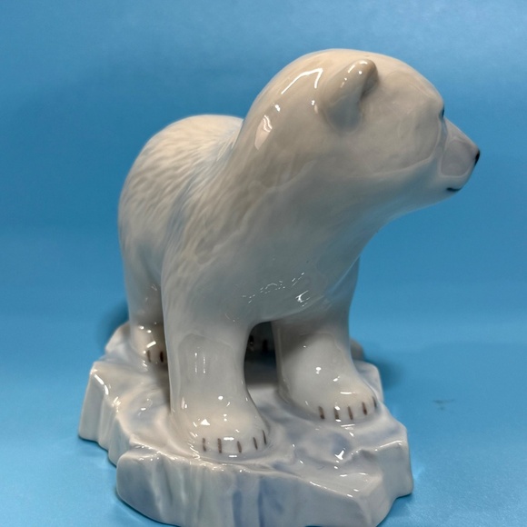 Bing & Grondahl Porcelain Polar Bear Ltd Edition 0032/5000 Figure of the Year - Picture 6 of 10